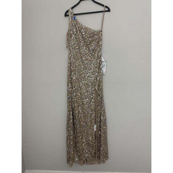 Mac Duggal Gold Sequin Embellished Spaghetti Straps Evening Gown Size 2 - Picture 1 of 11